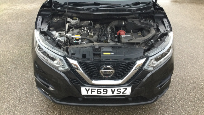 Nissan Qashqai 1.3 DiG-T Acenta Premium 5dr Petrol Hatchback